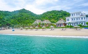 The Light Coral Island Bán Đảo Đầm Môn 3*